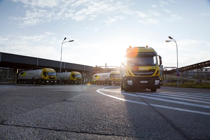 Technológia a preprava – Slovnaft — logistika vo veľkom (09) | Industry Photo